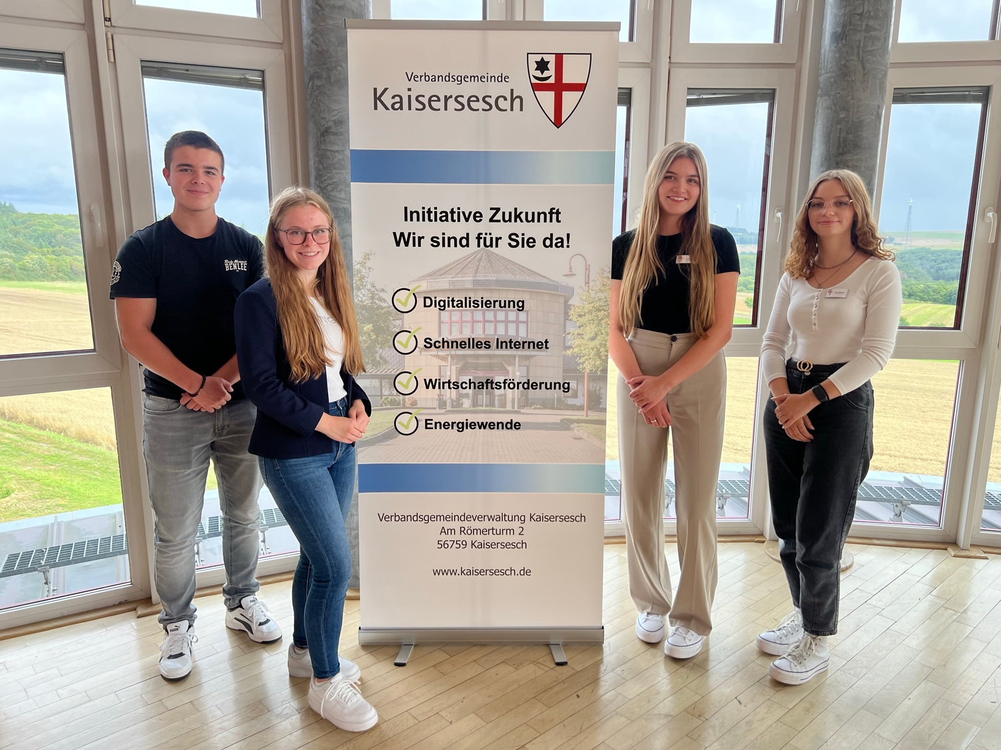 Von links nach rechts sieht man Marek Martinson, Melissa Leneschmid, Luana Ewen, Maren Eberhart Von links nach rechts sieht man Marek Martinson, Melissa Leneschmid, Luana Ewen, Maren Eberhart