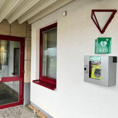 Standort Defibrillator an der Verbandsgemeindeverwaltung Kaisersesch - rechts neben dem Haupteingang