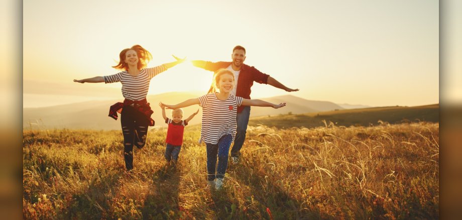 Familie auf dem Feld
