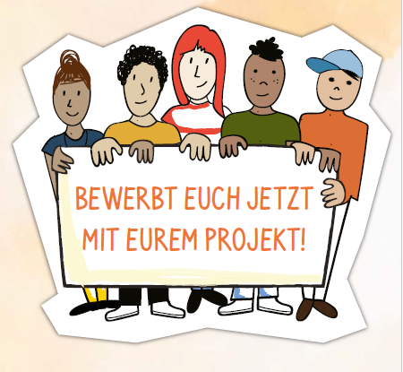 Das Bild zeigt eine Gruppe von fünf Kindern, die ein großes Banner mit einer Botschaft tragen. Die Kinder sind in einem naiven, cartoonartigen Stil gezeichnet und scheinen ethnisch gemischt zu sein. Von links nach rechts: Das erste Kind hat braune Haare, die zu einem Pferdeschwanz gebunden sind, und trägt ein dunkelblaues Oberteil. Das zweite Kind hat krauses schwarzes Haar und trägt ein senfgelbes Oberteil. Das dritte Kind hat rote Haare und trägt ein gestreiftes Oberteil in Weiss und Rot. Das vierte Kind hat kurze, dunkle Haare und trägt ein grünes Oberteil. Das fünfte Kind trägt eine blaue Baseballkappe und ein orangefarbenes Oberteil. Alle Kinder lächeln und halten das weiße Banner, auf dem in großen, orangefarbenen Buchstaben steht: "BEWERBT EUCH JETZT MIT EUREM PROJEKT!". Die Füße der Kinder sind unter dem Banner sichtbar, und sie scheinen auf einem hellen, fast durchsichtigen Untergrund zu stehen, der von einem leichten, aquarellartigen Muster in Pastelltönen umgeben ist. Das gesamte Bild hat eine frische, jugendliche Ausstrahlung ist das Kampagnenbild des Jugend-Engagement-Wettbewerbs der Landesregierung Rheinland-Pfalz.