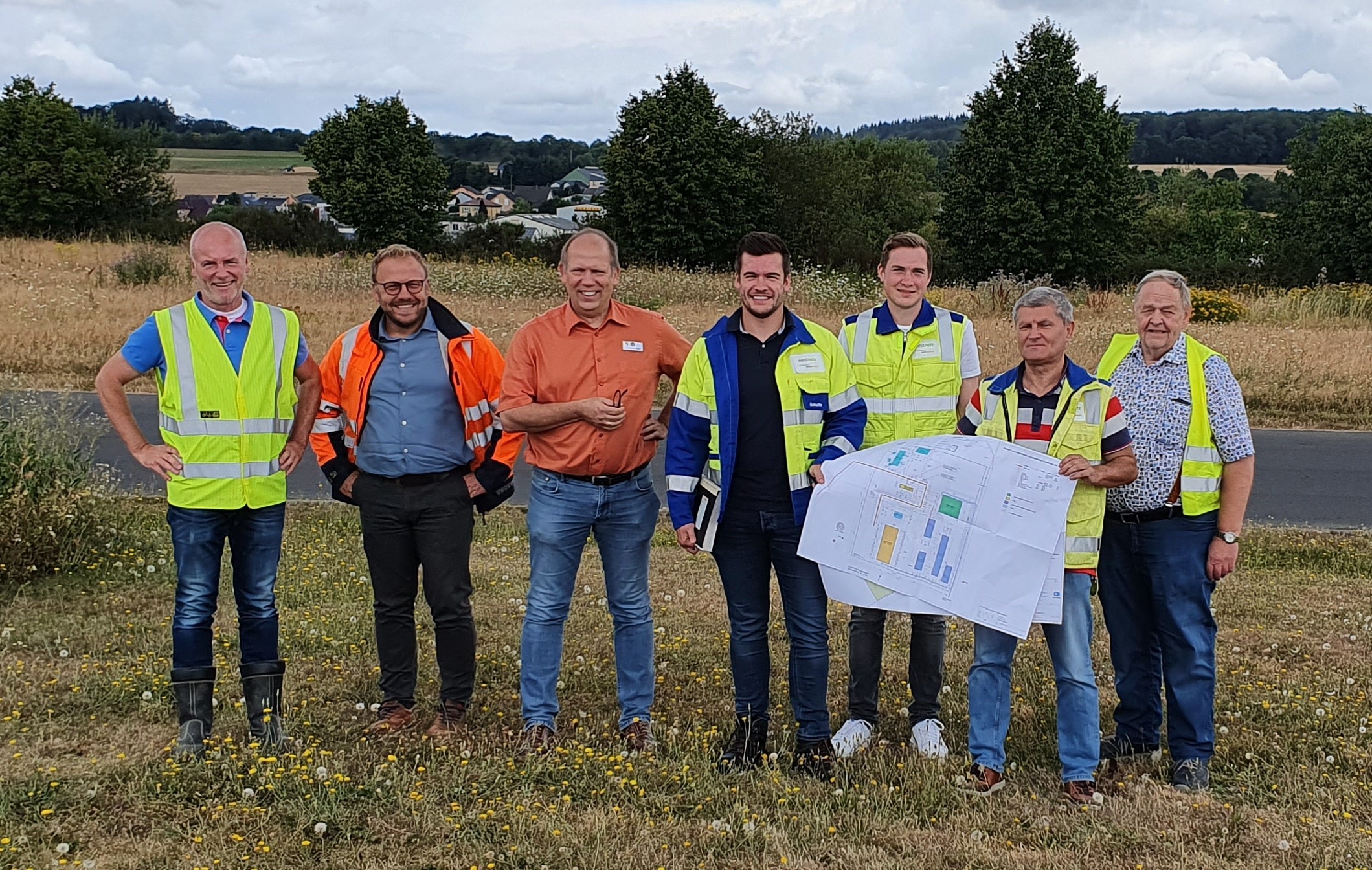 V. l. n. r.: Herr Aussieker (Fa. Freytag), Herr Sandmann (Friedrich Vorwerk), Herr Diederichs-Seidel (SmartQuart), Herr Schulte (Westnetz), Herr Schoppen (Westnetz), Herr Tegeler (Fa. Schlueteg), Herr Wegener (Westnetz)