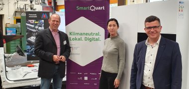 V. l. n. r.: Projektleiter Uwe Diederichs-Seidel mit Projektassistentin Silvia Eifel (Verbandsgemeindeverwaltung Kaisersesch) und Alexander Dauensteiner (Product Line Owner Fuel Cells - Viessmann Climate Solutions SE)