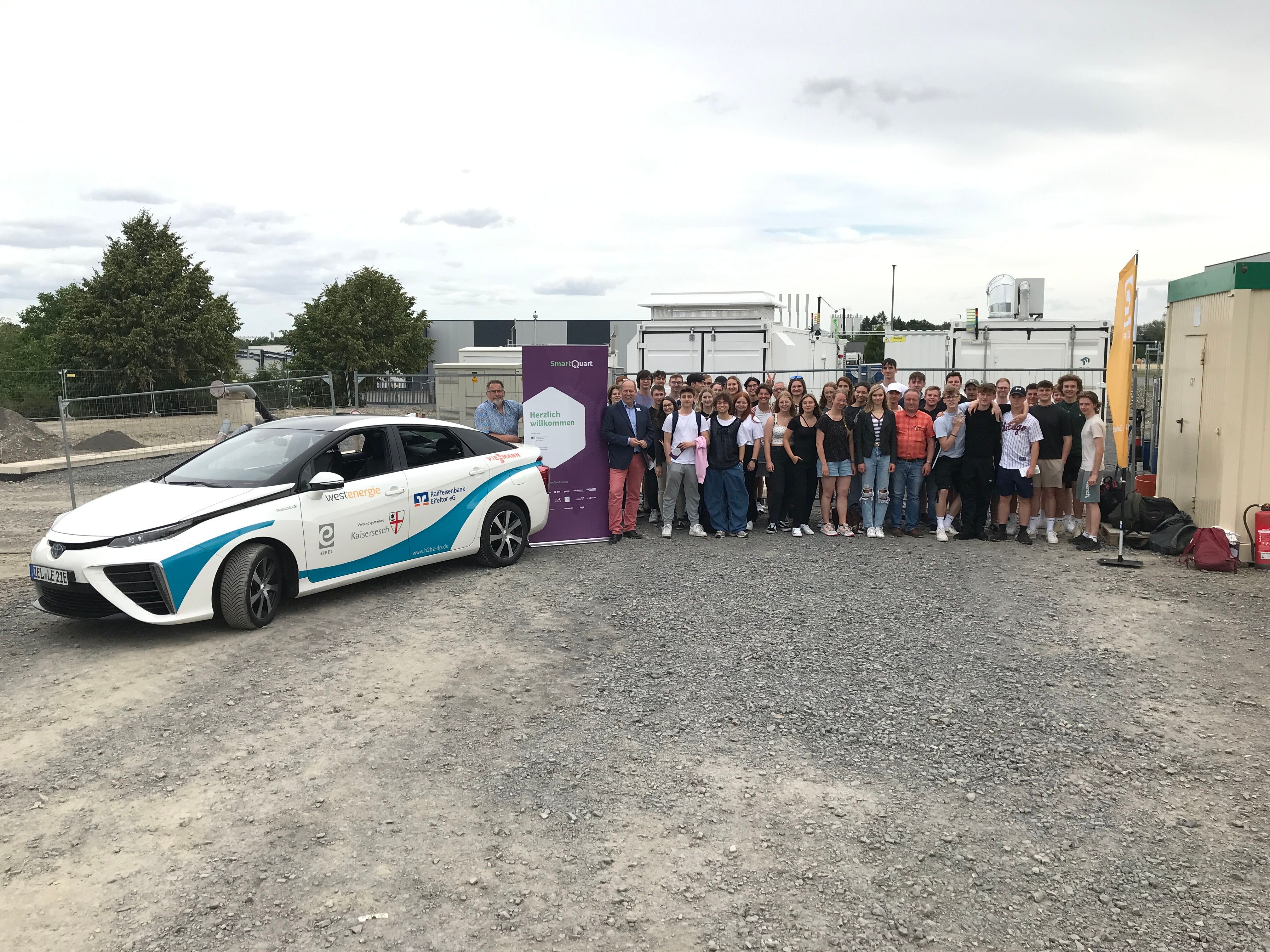 Gruppenfoto von Schülerinnen und Schüler des Kurfürst-Balduin-Gymnasiums